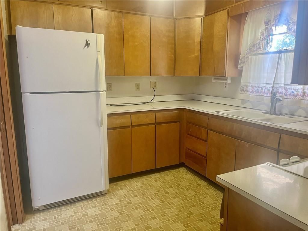 108 W Bridge Street — photo 11