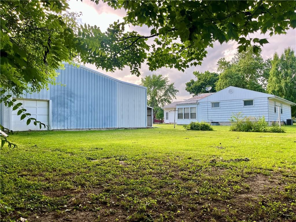 108 W Bridge Street — photo 32