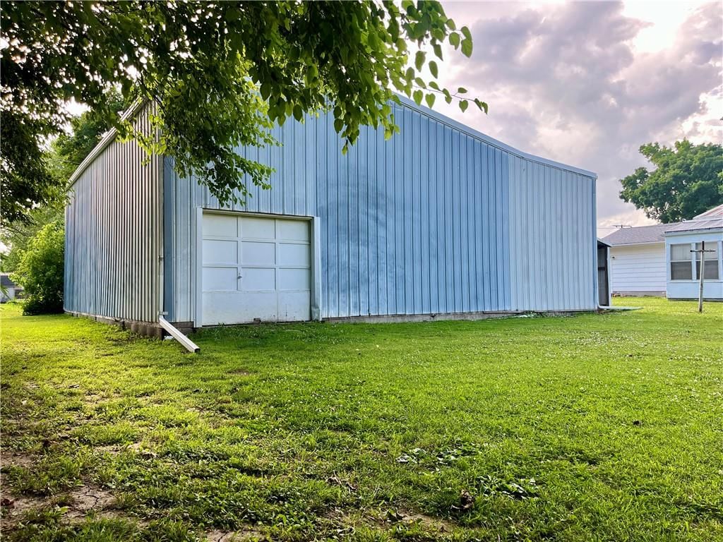 108 W Bridge Street — photo 33