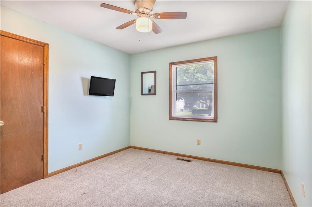 7134 Caenen Avenue — photo 27