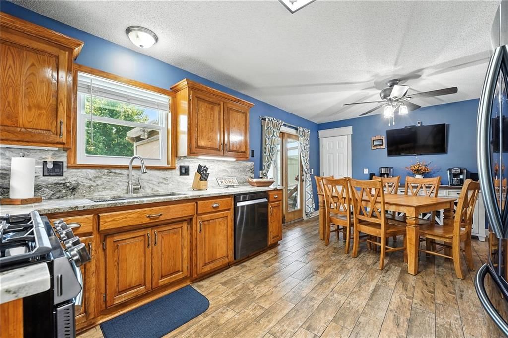 933 Pumpkin Ridge Street — photo 11