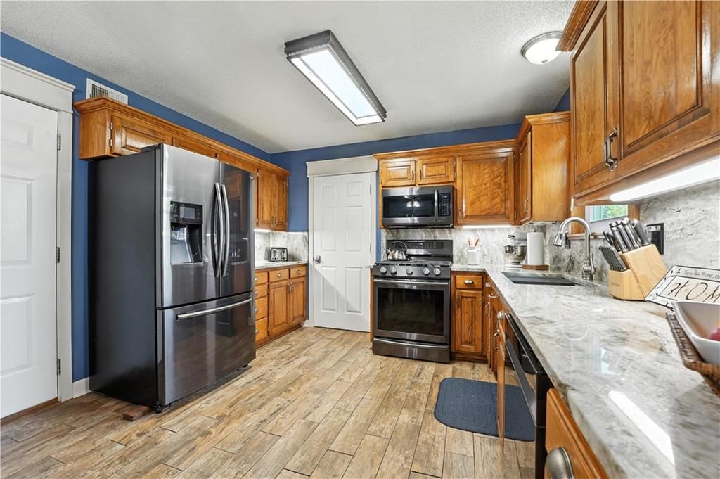 933 Pumpkin Ridge Street — photo 10