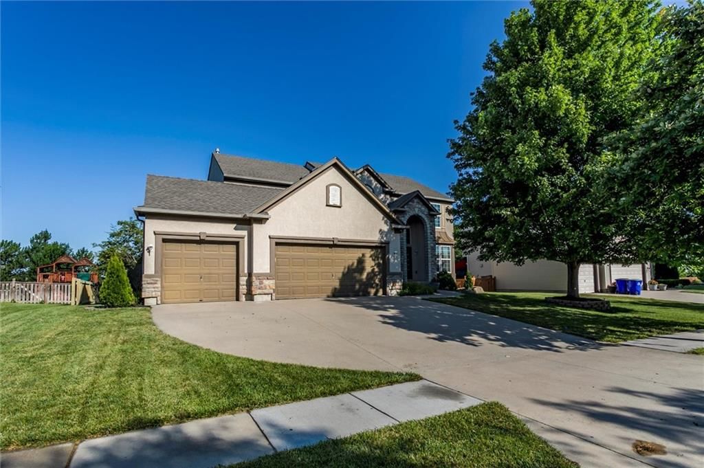 9320 Sunray Drive — photo 2