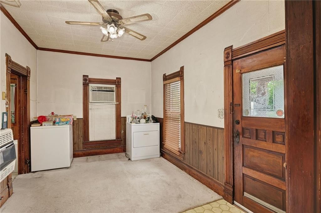 203 N Sloan Street — photo 9