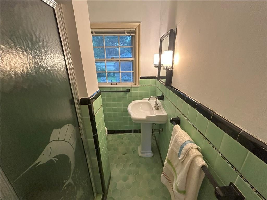 725 S Main Street — photo 30