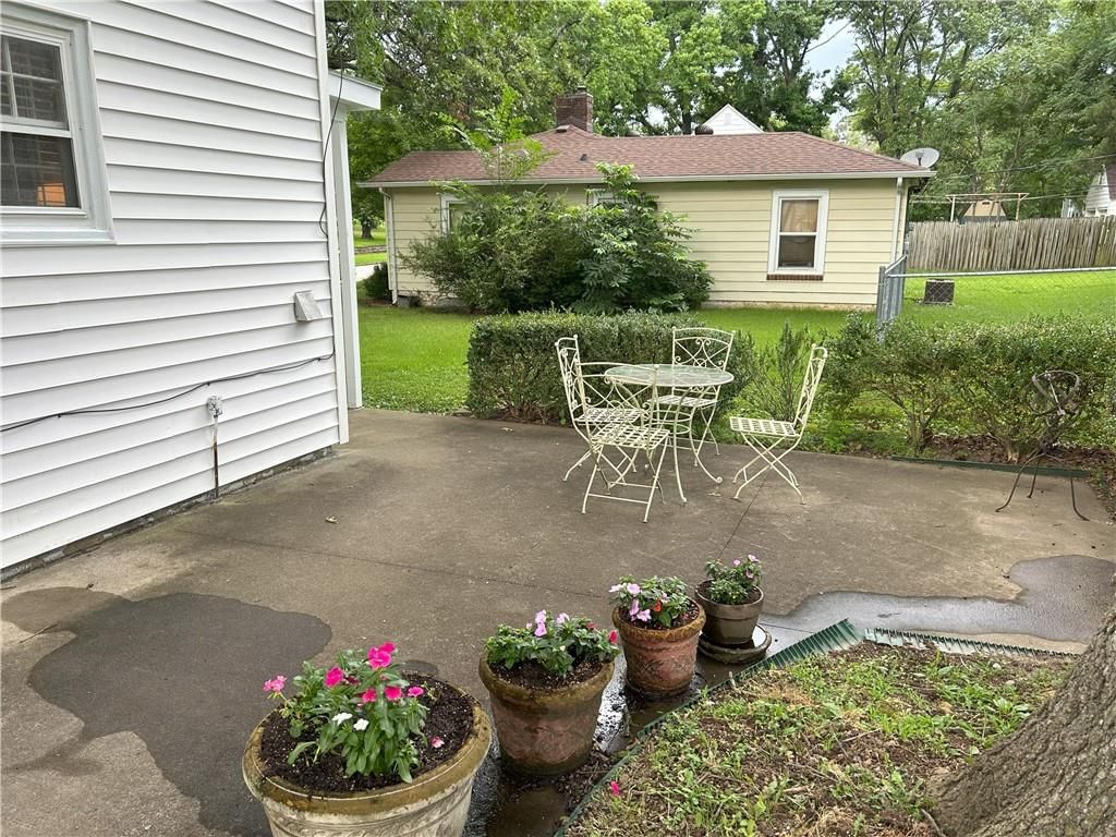 725 S Main Street — photo 32