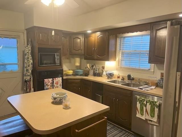 725 S Main Street — photo 8