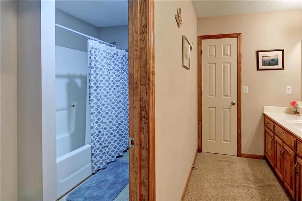 108 Surrey Court — photo 27