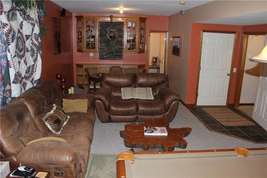 108 Surrey Court — photo 46