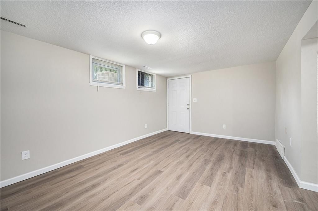 900 E Frederick Road — photo 17