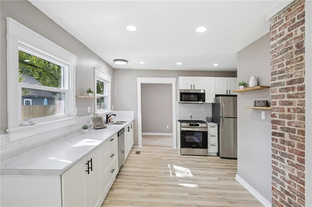 816 W 5th Street — photo 7