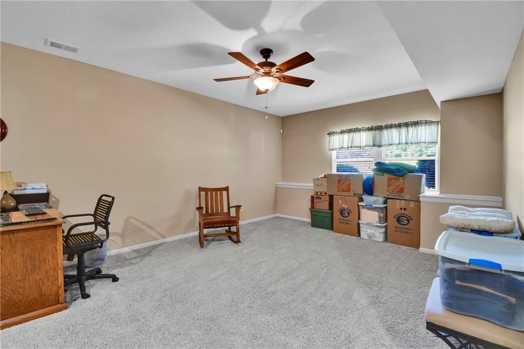 556 Avondale Lane — photo 17