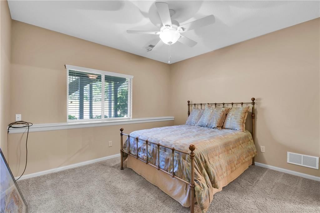 556 Avondale Lane — photo 19