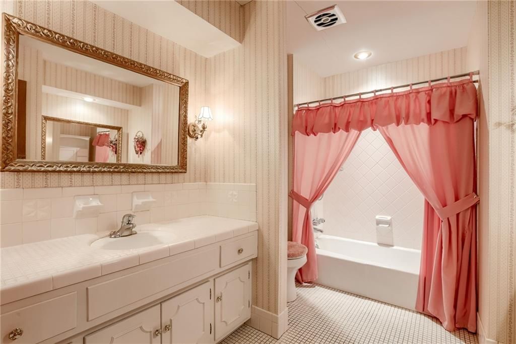 8715 Mackey Street — photo 24