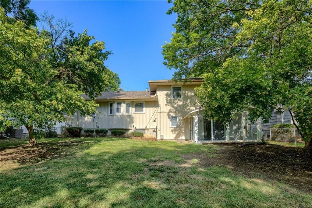 8715 Mackey Street — photo 30