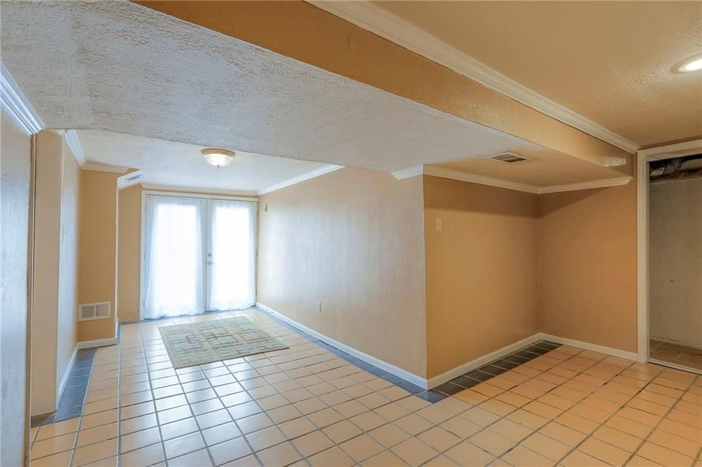 317 NE Summit Drive — photo 17