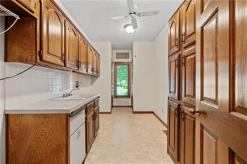 10501 E 57th Place — photo 20