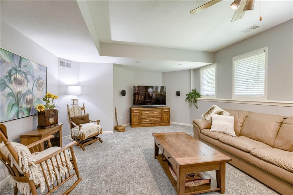1021 SW Summit Falls Drive — photo 43