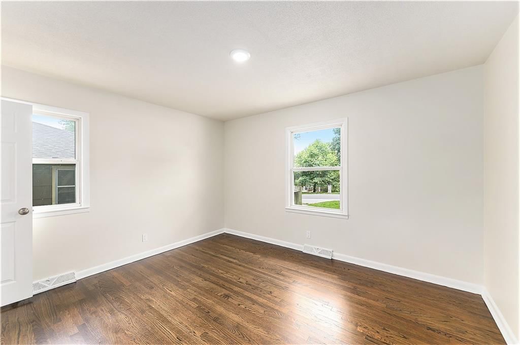 5013 N Fremont Avenue — photo 18