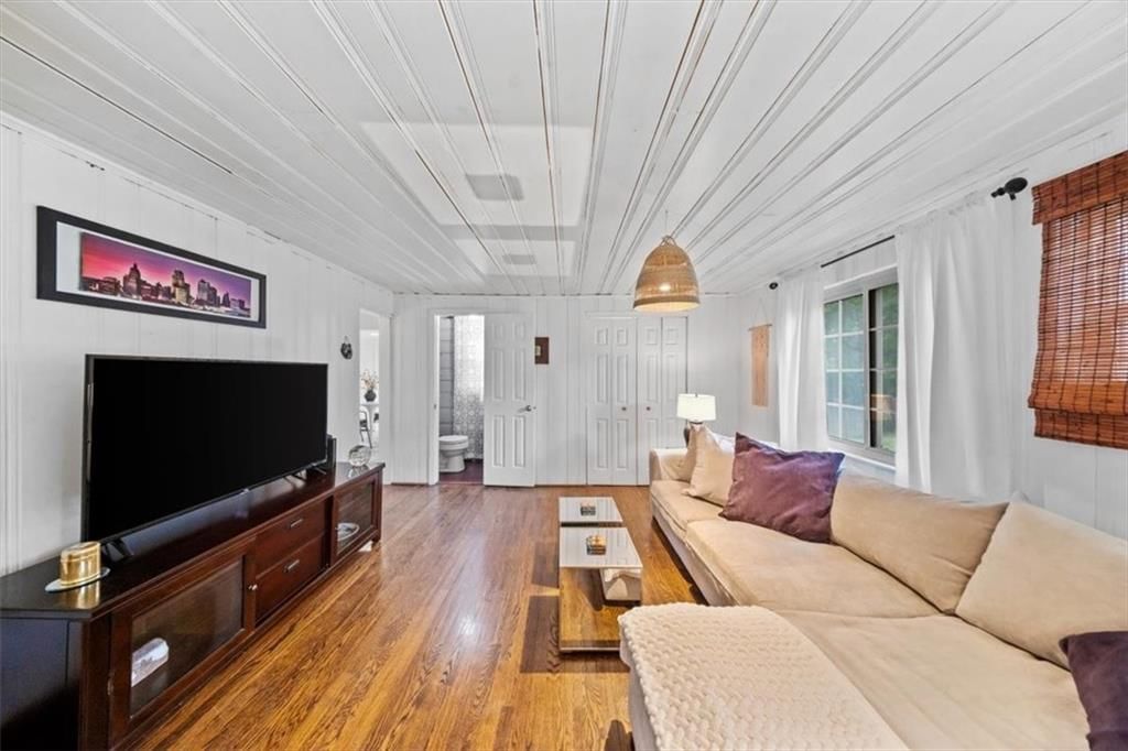 209 NE Briarcliff Parkway — photo 16