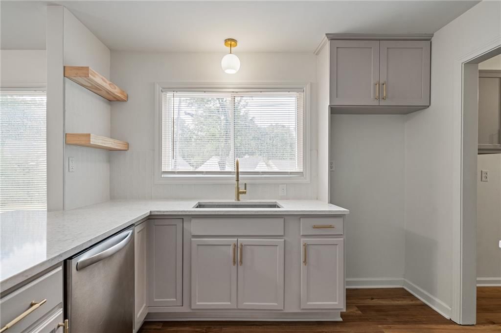 2411 W 77th Street — photo 11
