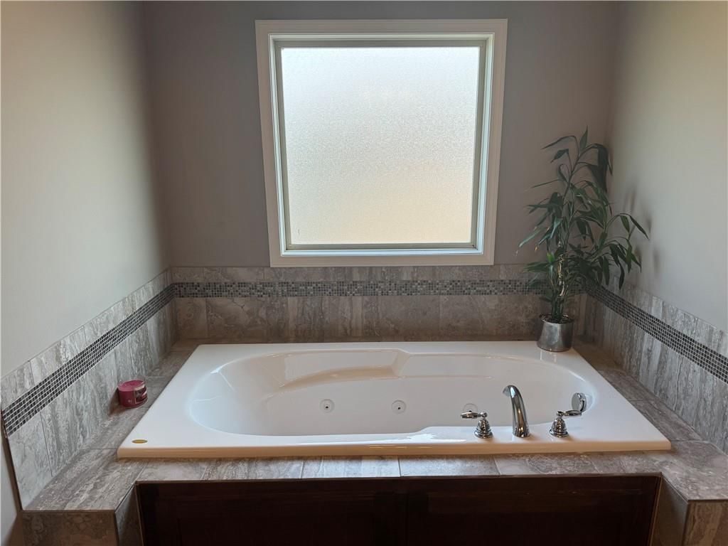 9112 N MYRTLE Avenue — photo 20