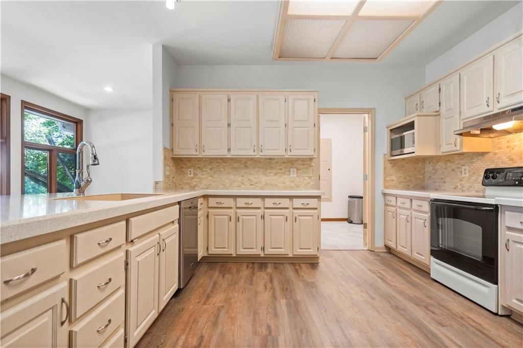 13109 W 65th Street — photo 12