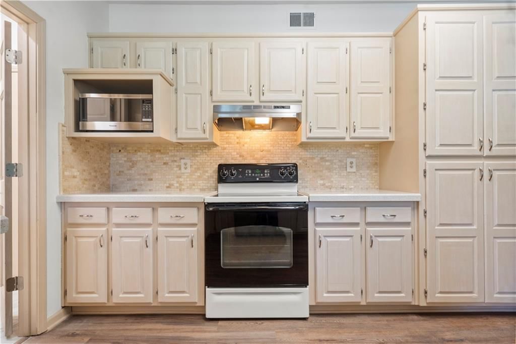13109 W 65th Street — photo 13