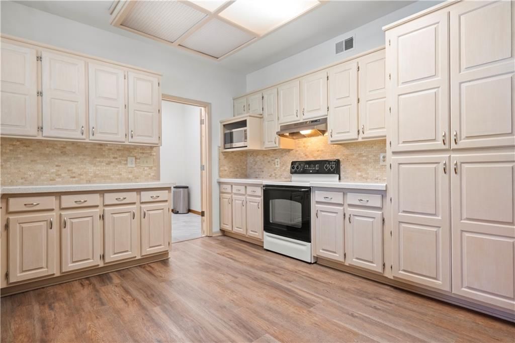 13109 W 65th Street — photo 24