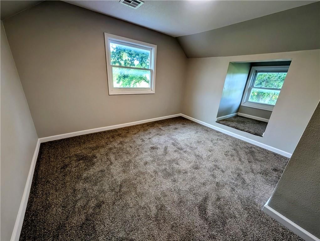 710 E Vine Street — photo 19