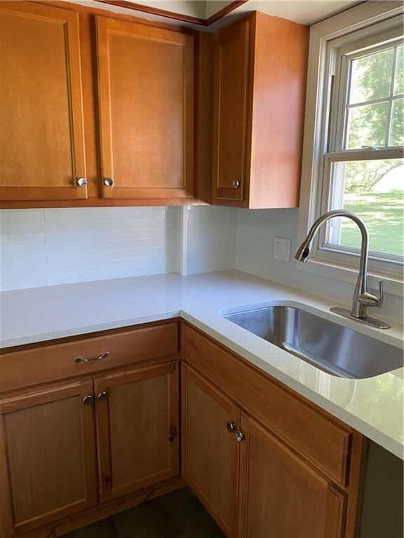 710 E Vine Street — photo 58