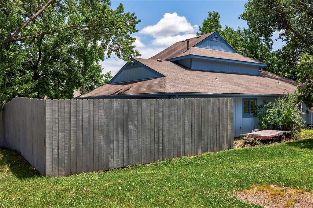 1001 Alma Drive — photo 17