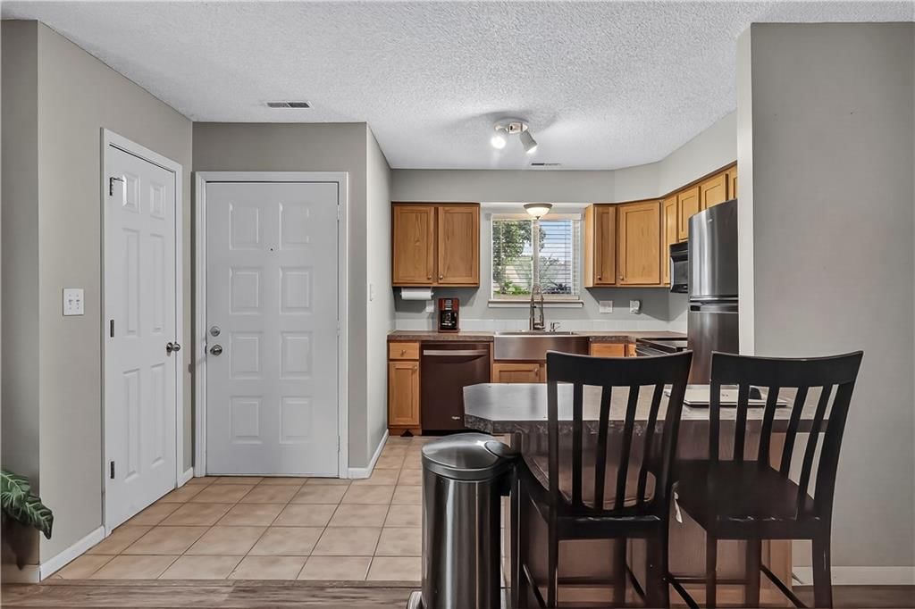 1001 Alma Drive — photo 4