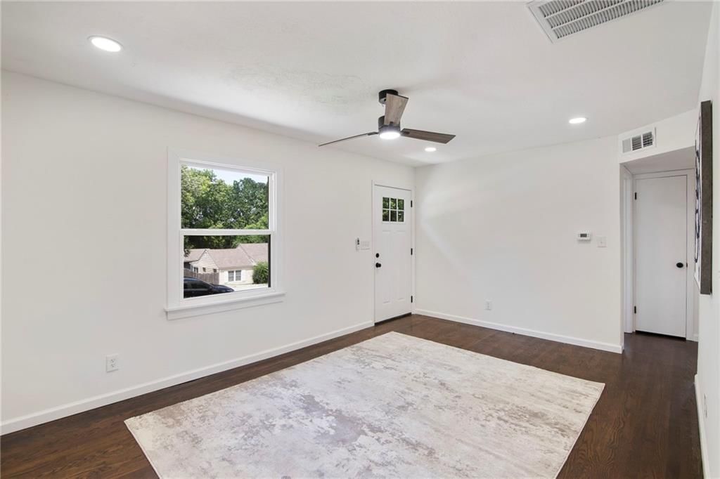2611 Yates Avenue — photo 5