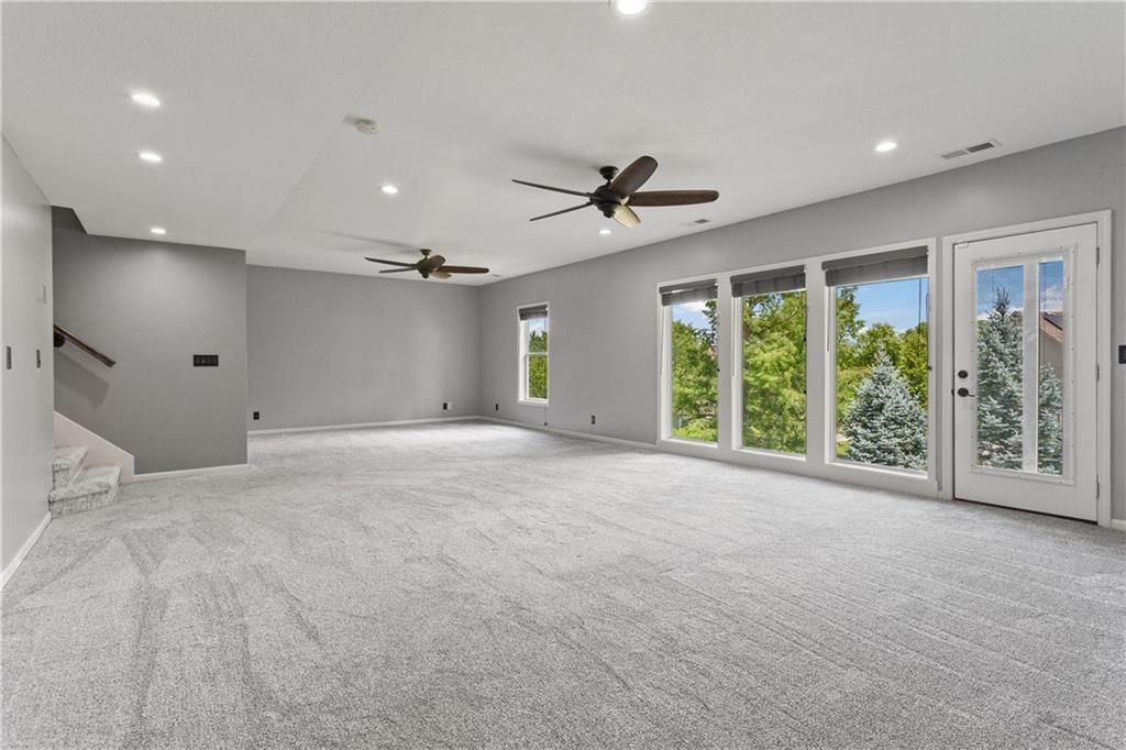 5605 NE Coral Drive — photo 45