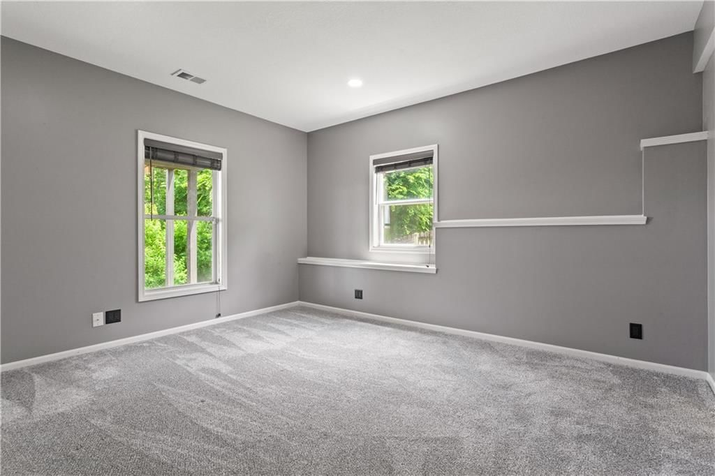 5605 NE Coral Drive — photo 46