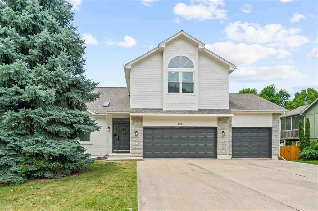 4707 SW 8Th Street, Blue Springs, MO