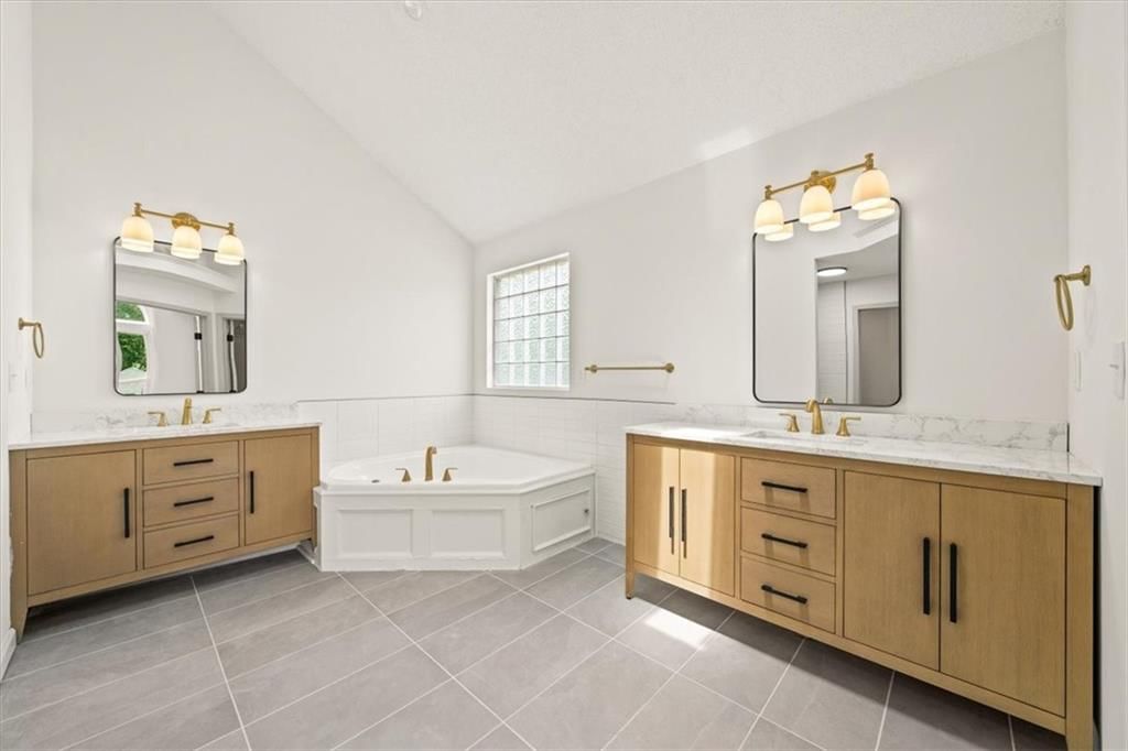 4707 SW 8Th Street — photo 17