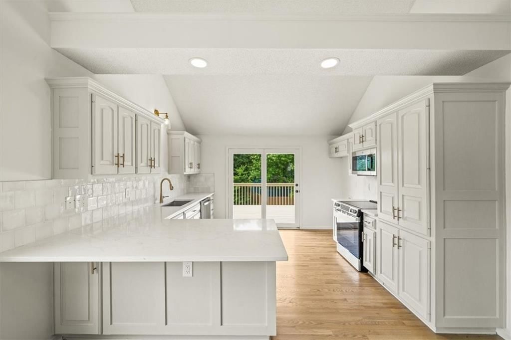 4707 SW 8Th Street — photo 8