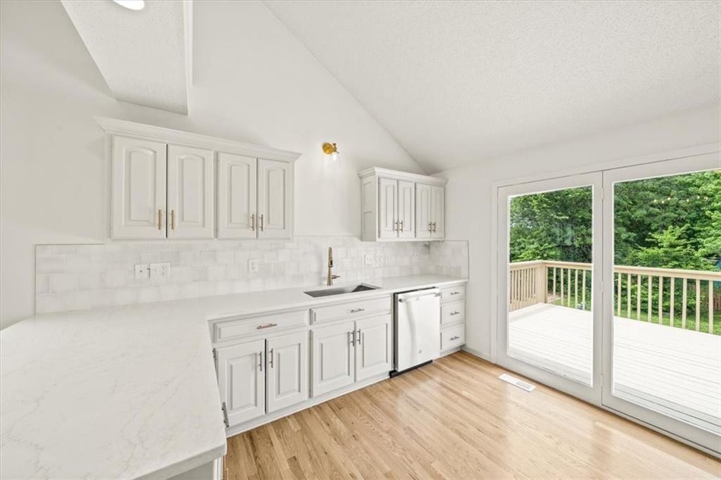 4707 SW 8Th Street — photo 9