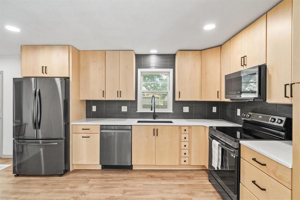 840 W Larkspur Street — photo 3