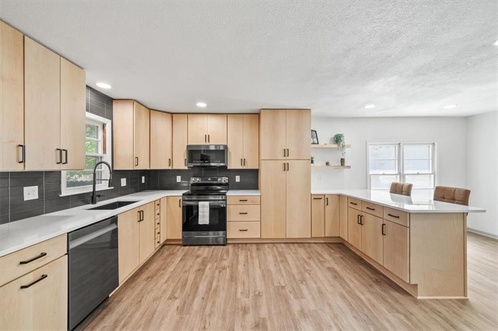 840 W Larkspur Street — photo 4