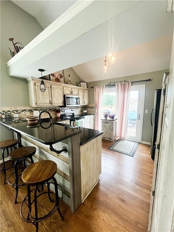 821 SE 13th Street — photo 9
