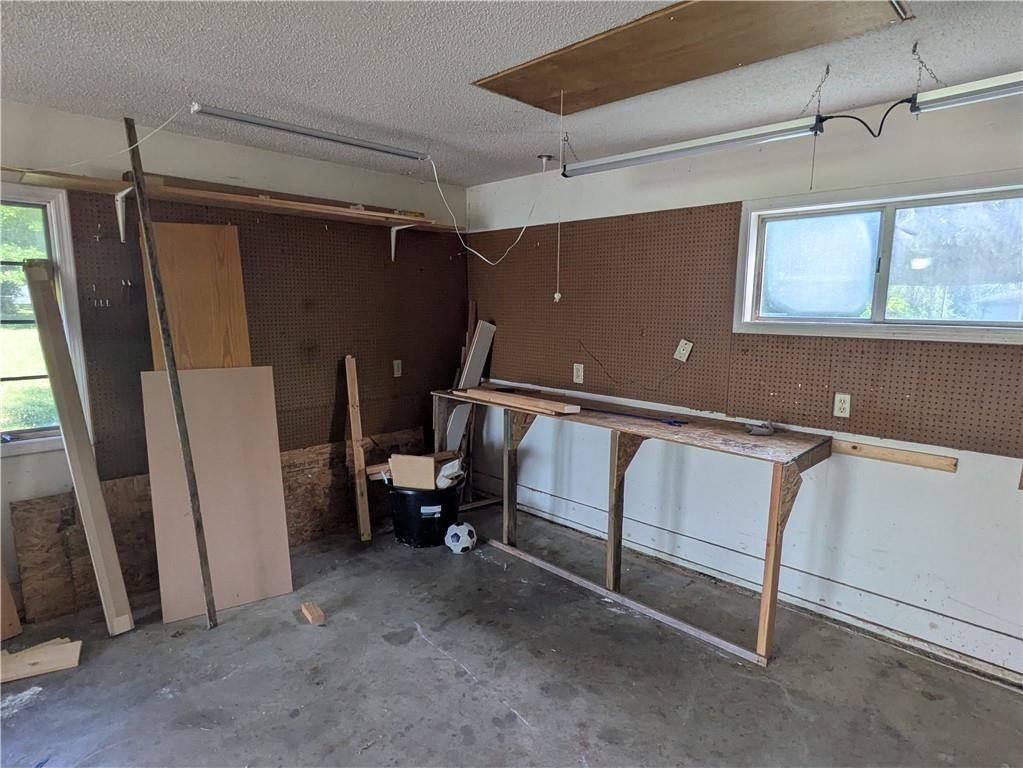 400 Patricia Street — photo 33