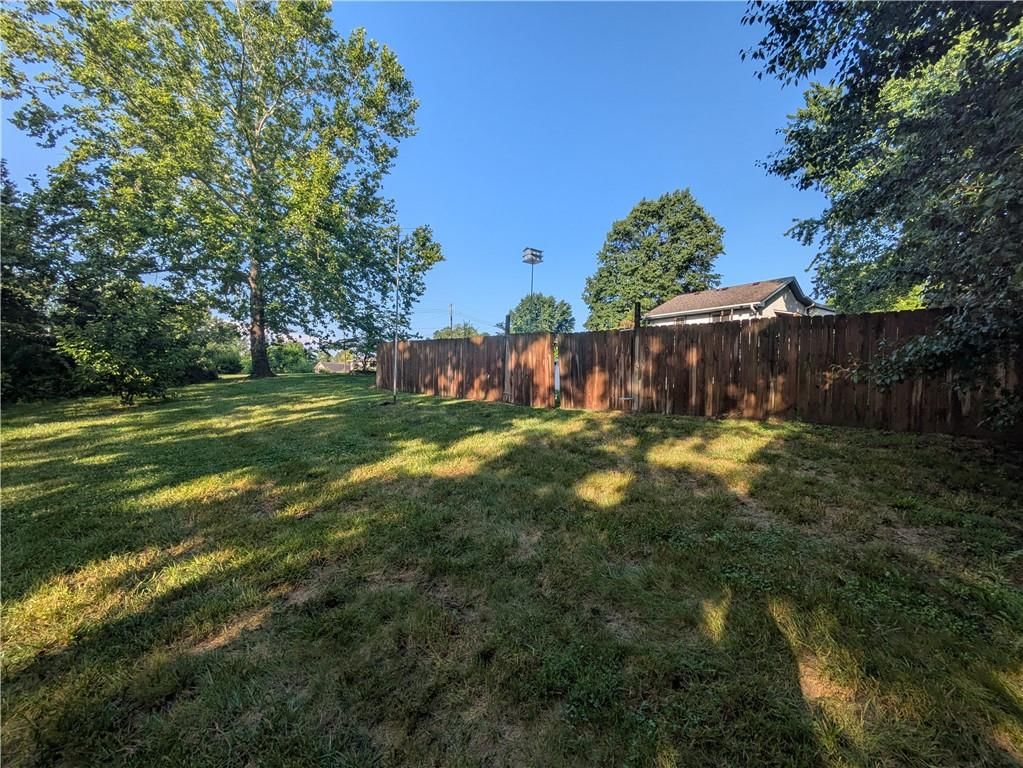 400 Patricia Street — photo 41