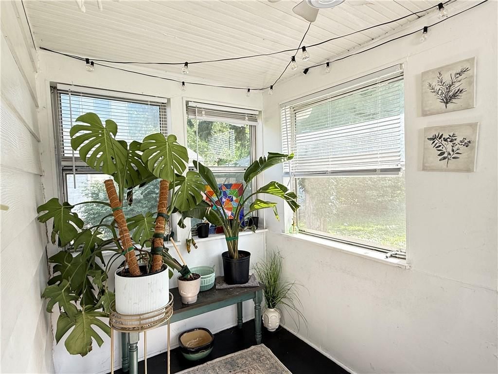 910 N Lynn Street — photo 11