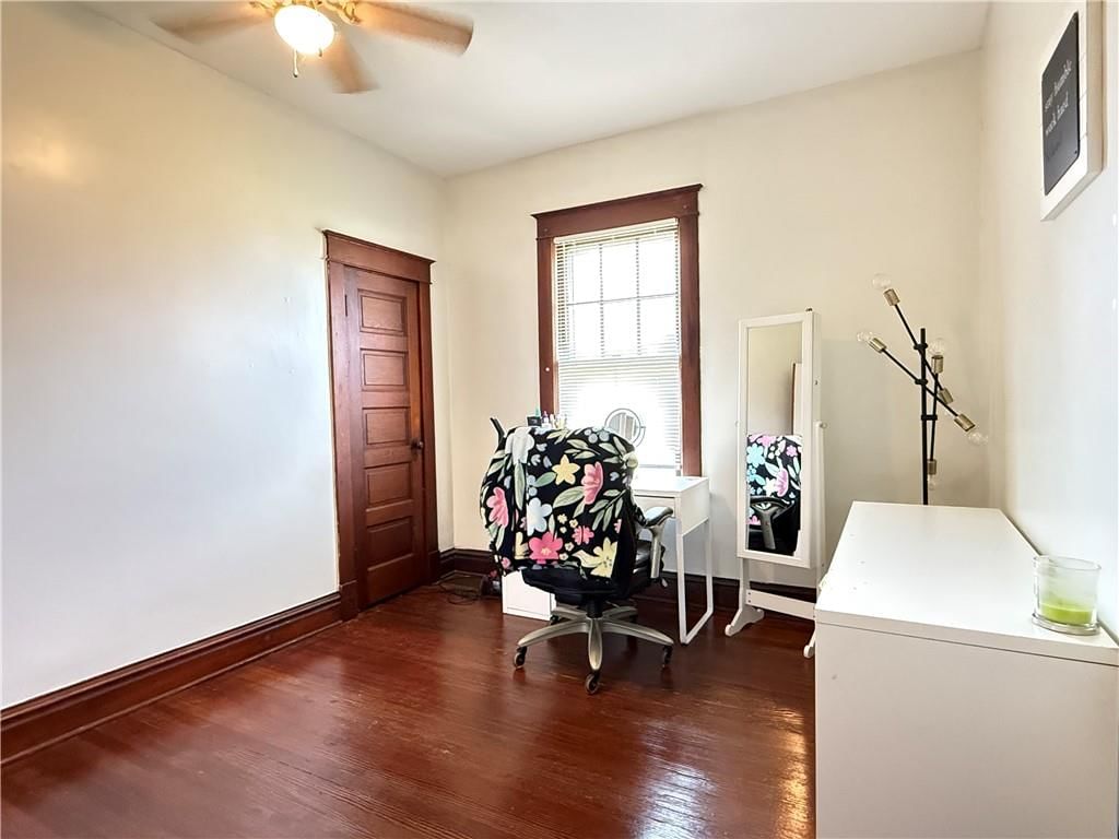 910 N Lynn Street — photo 13