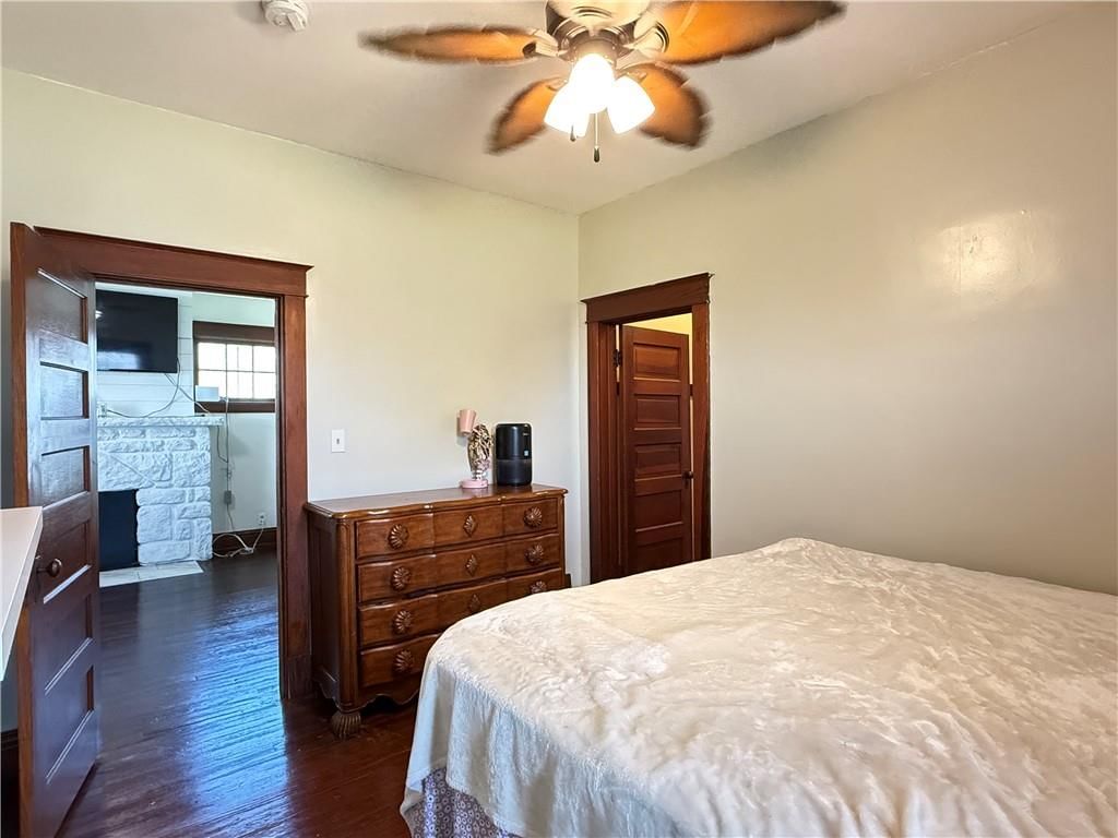 910 N Lynn Street — photo 17