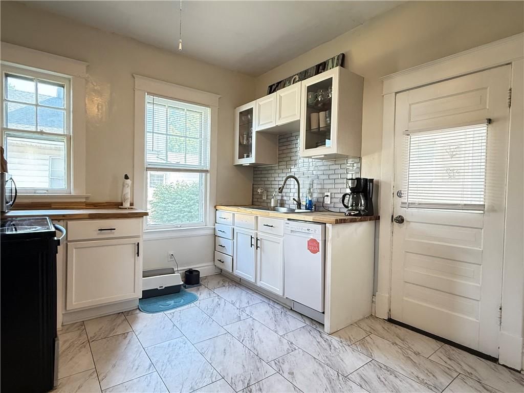 910 N Lynn Street — photo 9