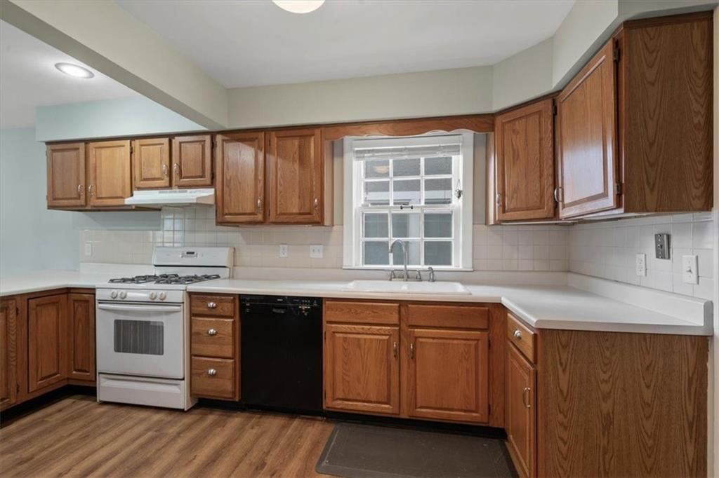 15 E 68th Terrace — photo 11